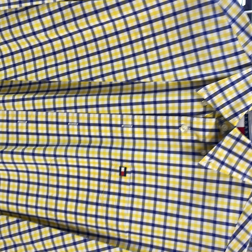 Tommy Hilfiger button down - Picture 3 of 3